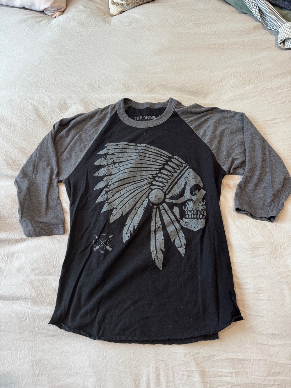 Men's Black & Gray Graphic Raglan Baseball Tee